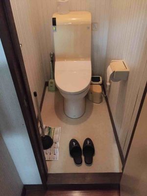 トイレはTOTOピュアレストEXを採用before