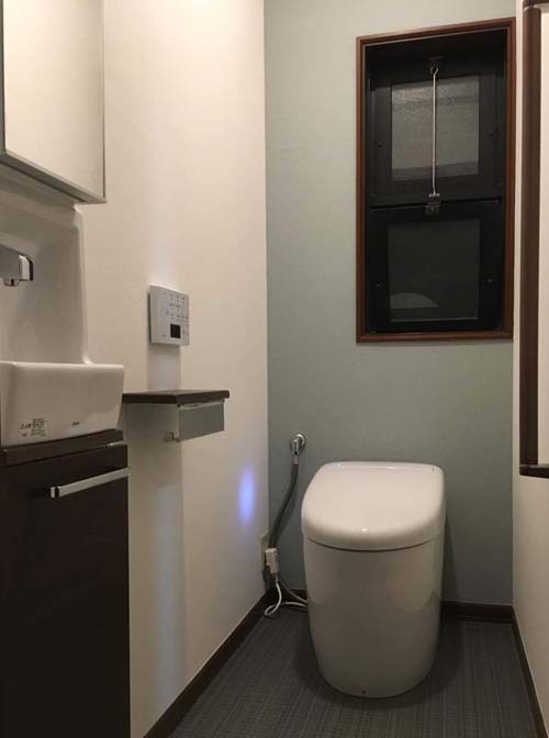 洗練されたシックな1階のトイレafter