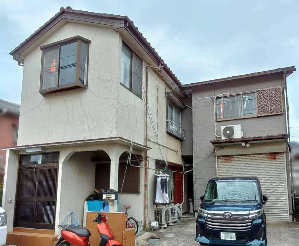 傷みが目立っていた外装を一気にリフォームbefore