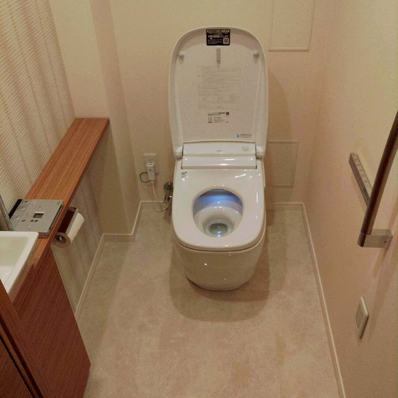 不具合の相談からラグジュアリーなトイレに変身after