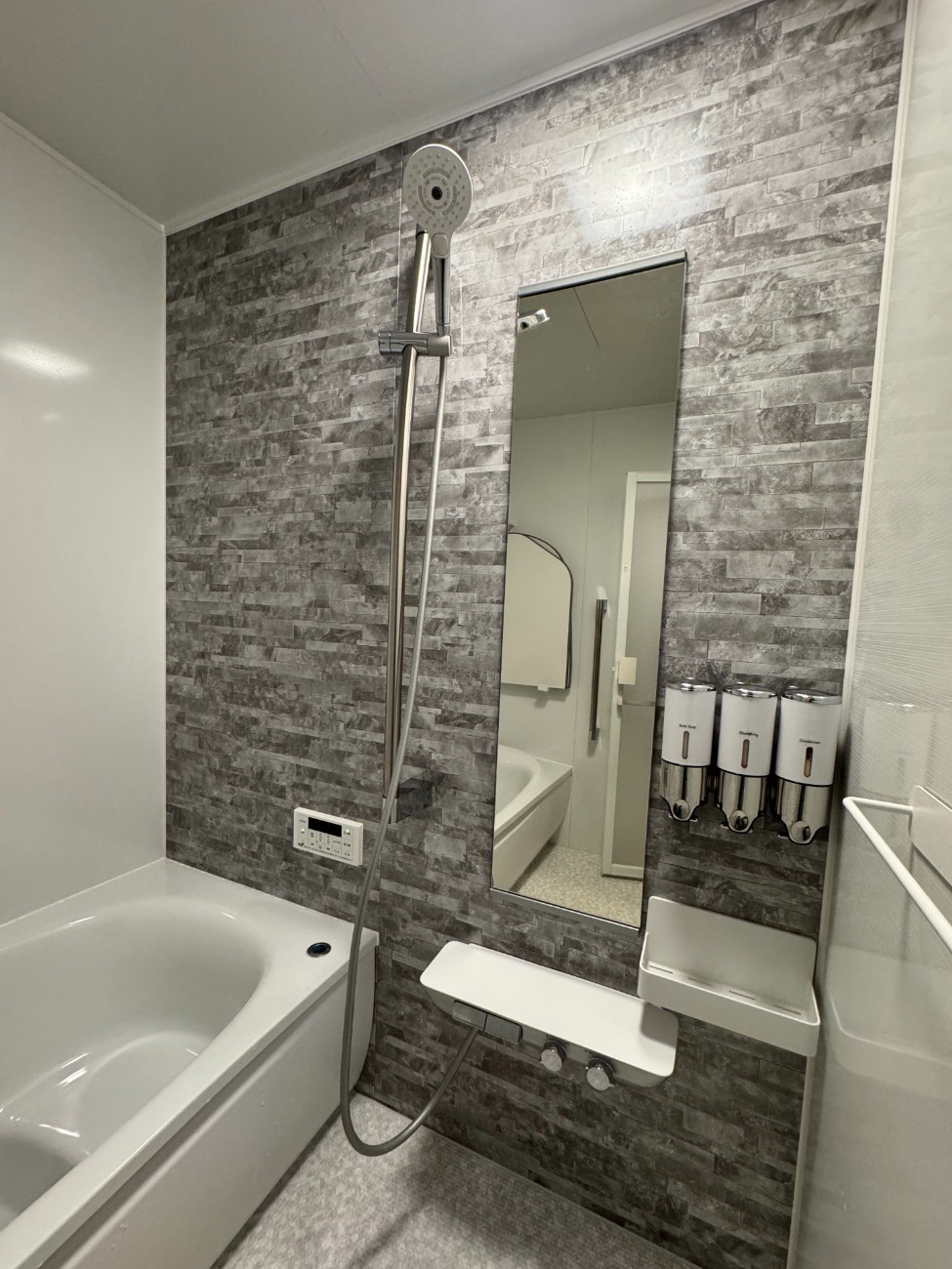 お掃除が大変だった窓を塞ぎましたafter